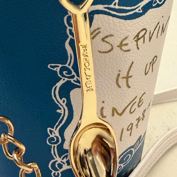 Betsey Johnson Kitsch Cup O' Betsey Crossbody Bag NWOT - Picture 6 of 10